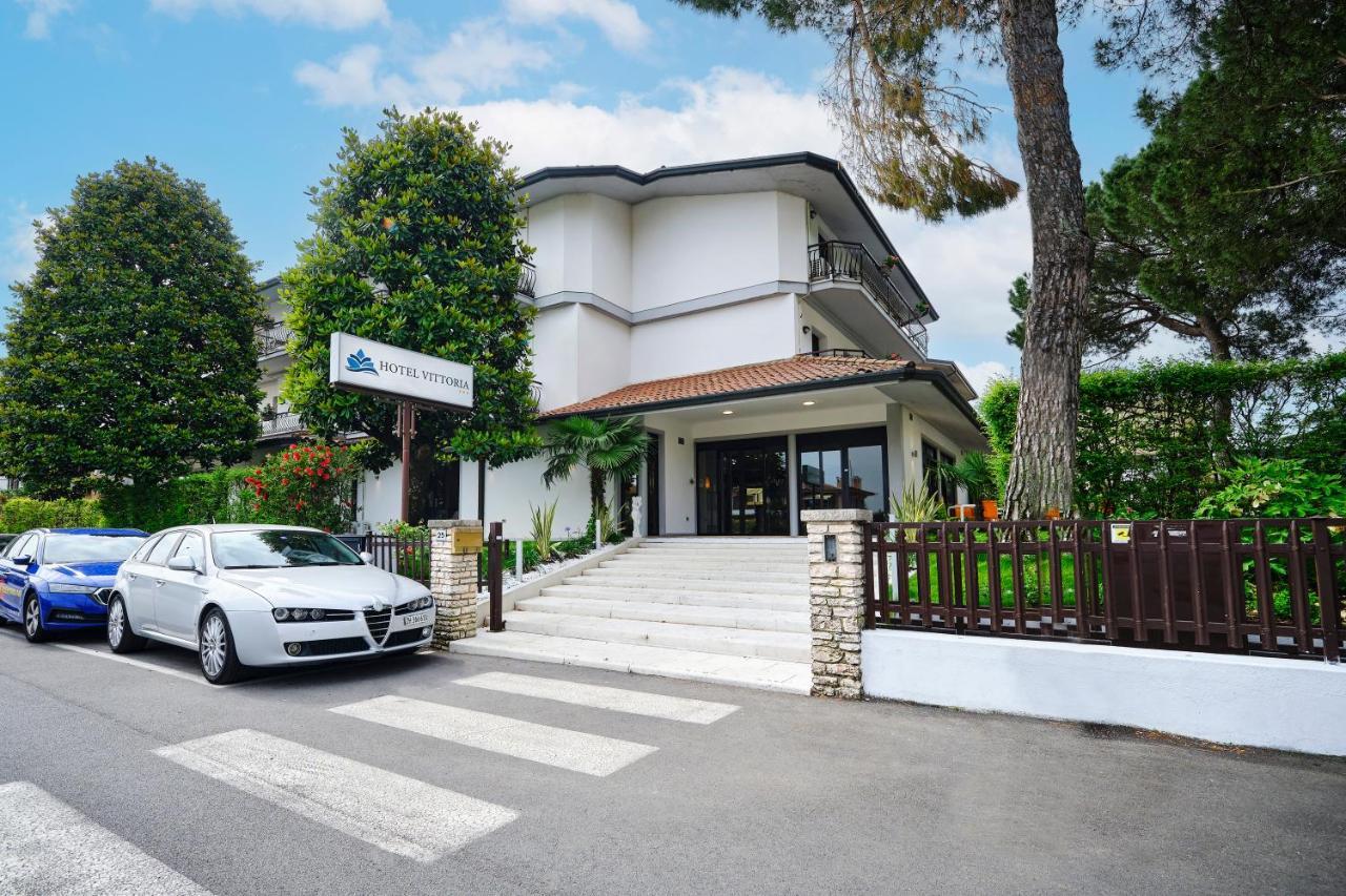 Hotel Vittoria Sirmione Exterior photo