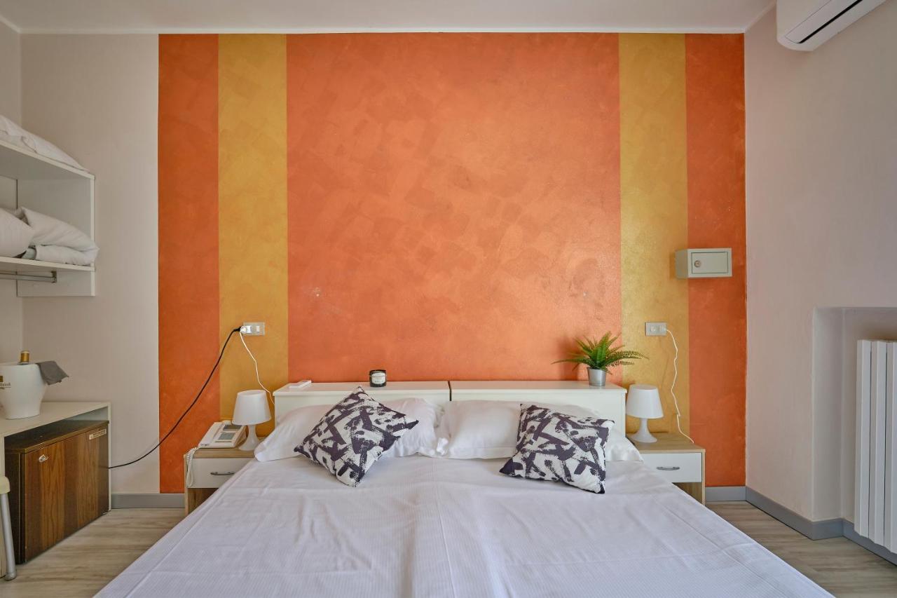 Hotel Vittoria Sirmione Exterior photo